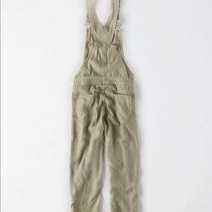 NWOT American Eagle overalls